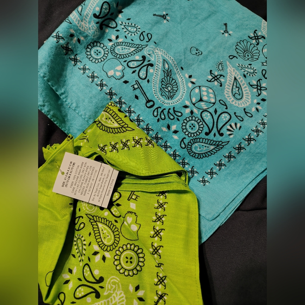 Vintage Skull Teal and Lime Print  Bandana Set/ One NWT/ See Info